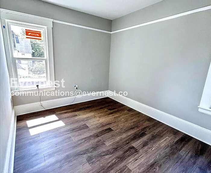 2216 E 82nd St — Photo 16