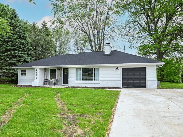 2870 South Calhoun ROAD, New Berlin, WI 53151