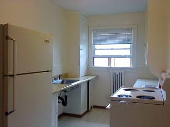 2nd image of 208 N Tacoma Ave APT 5