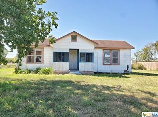 102 Haffey Rd, Refugio, TX 78377