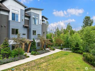 1910 Riva Ln NW, Issaquah, WA 98027