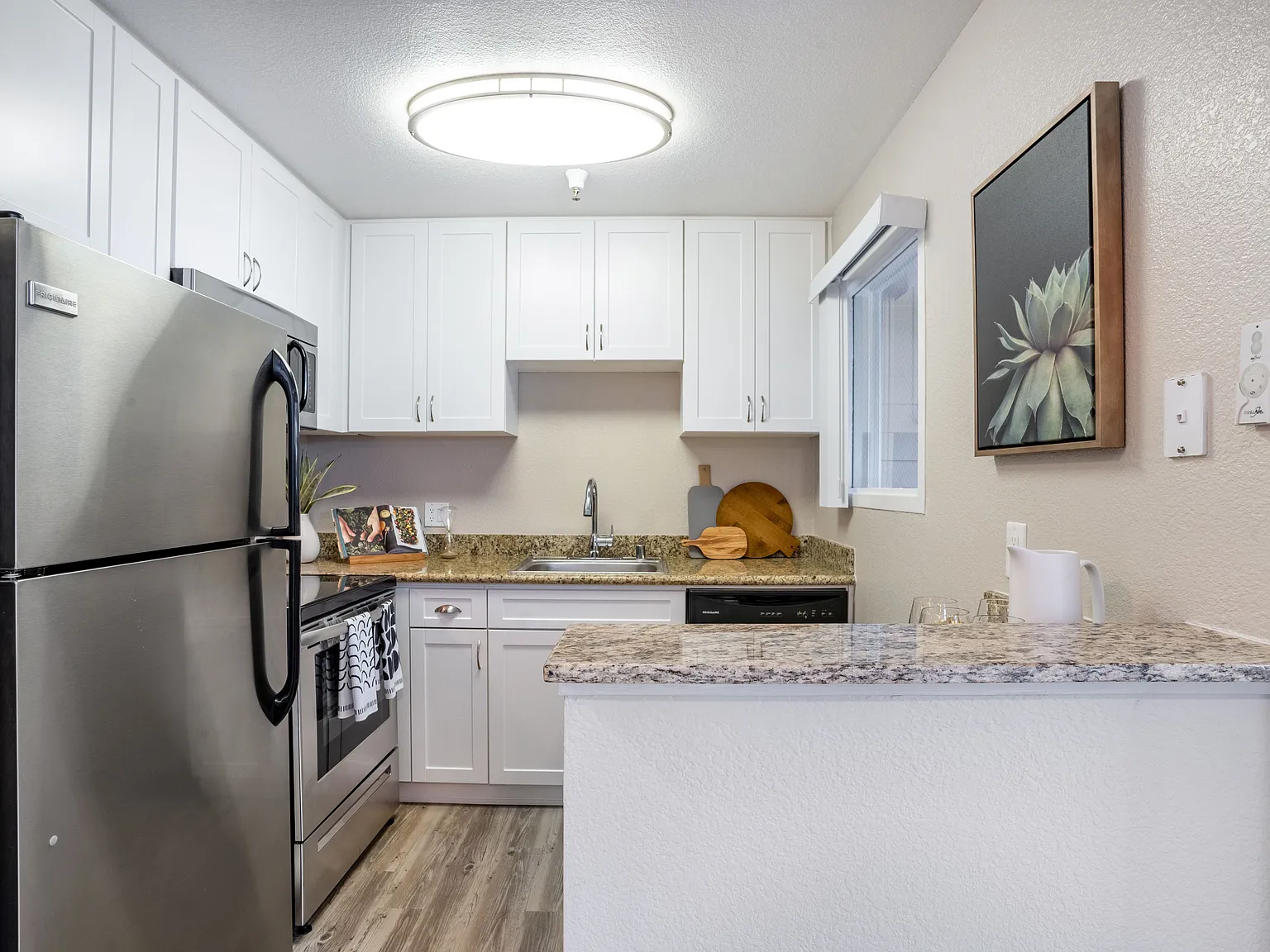 Sofi Sunnyvale — Photo 2
