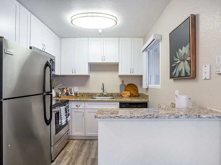 Sofi Sunnyvale — Photo 2