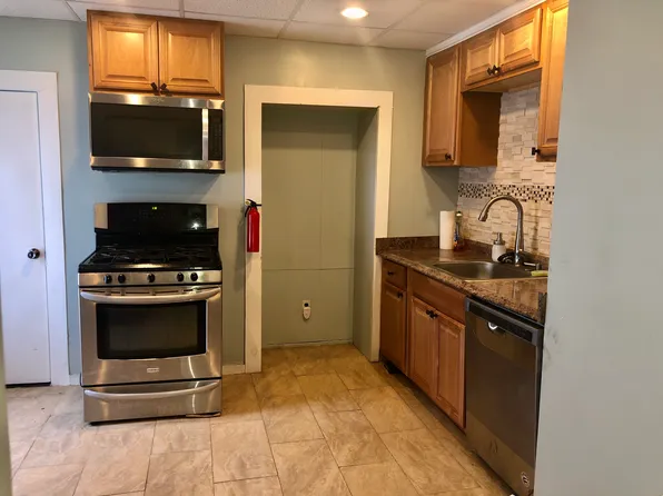 43 Marginal St, Lowell, MA 01851
