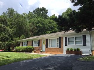 110 Sarah St, Mount Airy, NC 27030