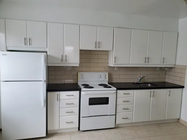 132 Castlefield Ave #101, Toronto, ON M4R 1G7