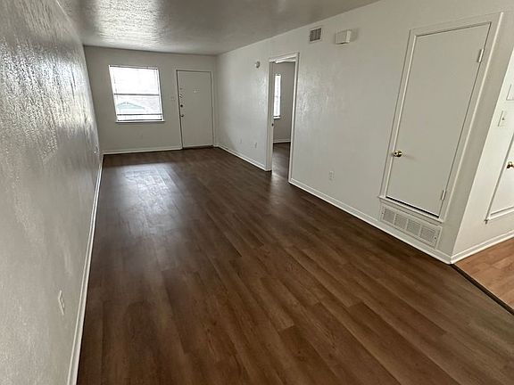 3rd image of 102 E Avenue A #A-9