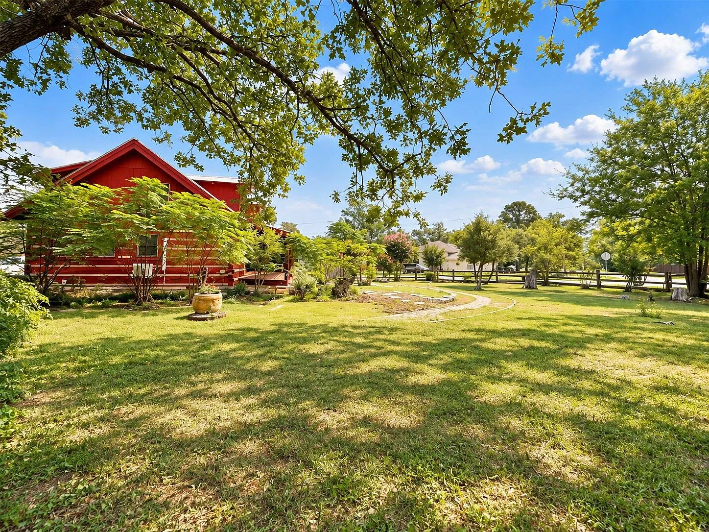 3 bed, 2.0 bath, 1872 sqft, $2,195 — Photo 4