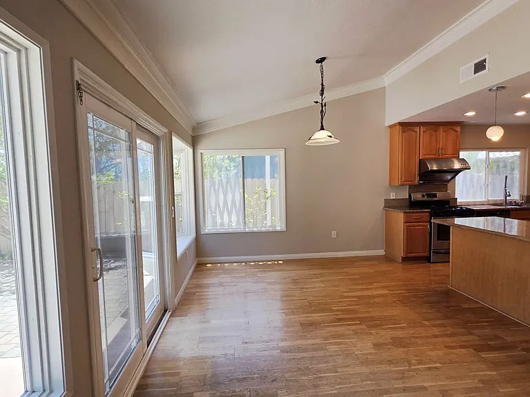 7118 Columbine Dr — Photo 9