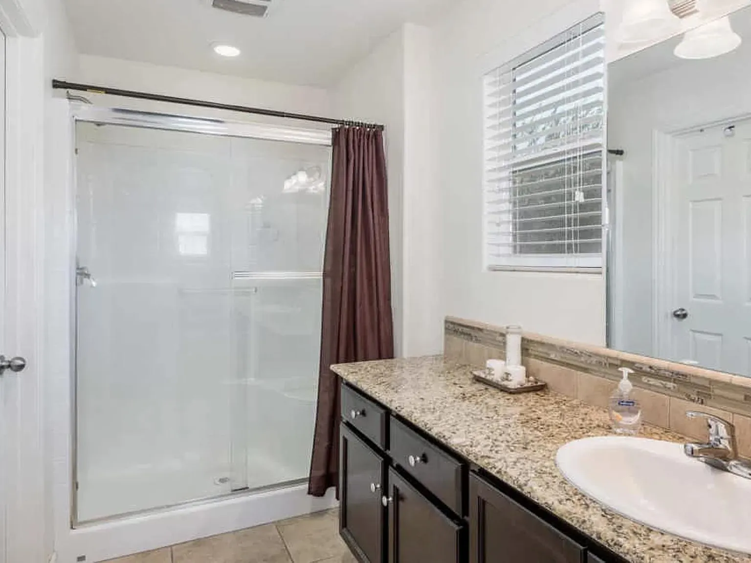 3 bed, 2.5 bath, 1413 sqft, $2,300 — Photo 4