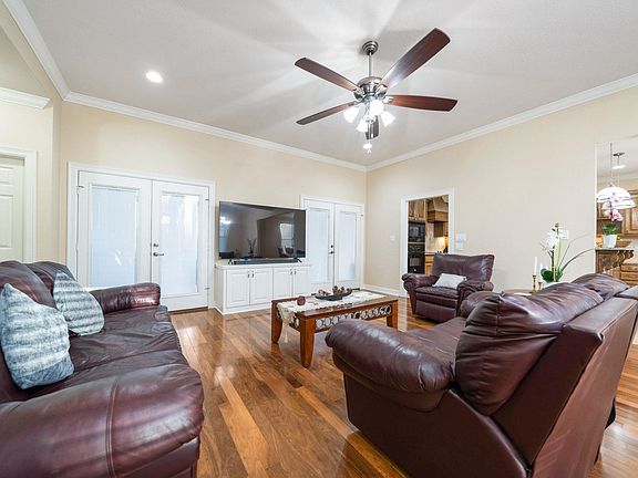 5th image of 706 S White Oak Rd