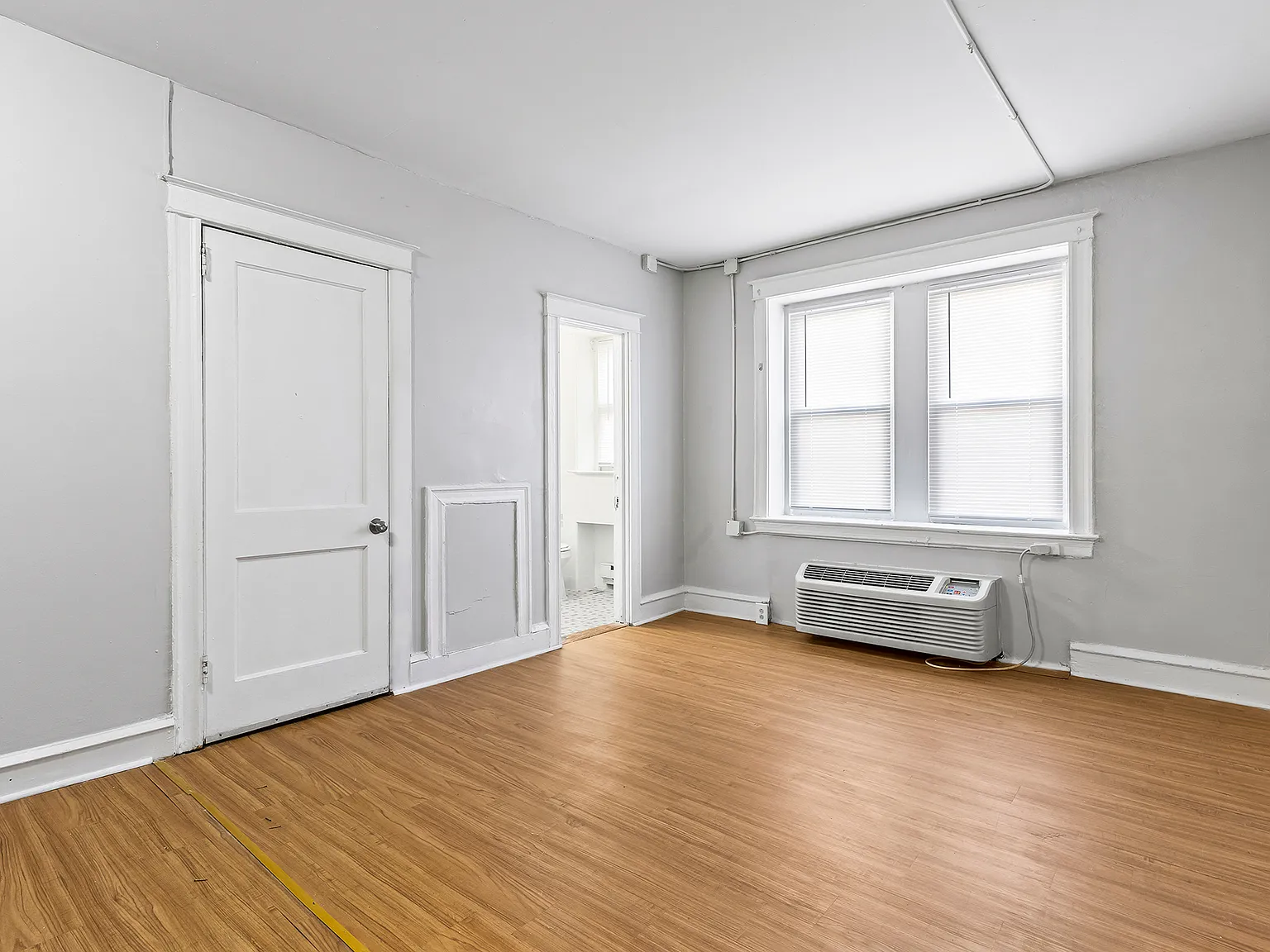 Eli Court — Photo 2