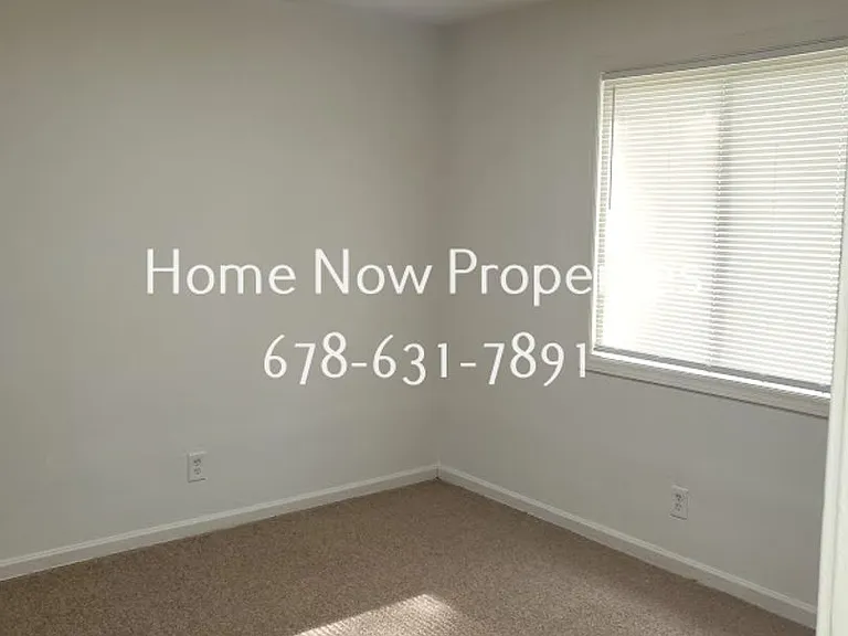 All-Electric Apartment Near MARTA — Photo 11