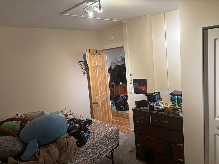 104 College Hl — Photo 22
