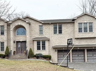 124 Cross St, Demarest, NJ 07627