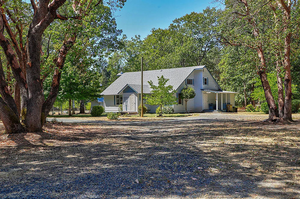 390 Boyer Rd photo 1