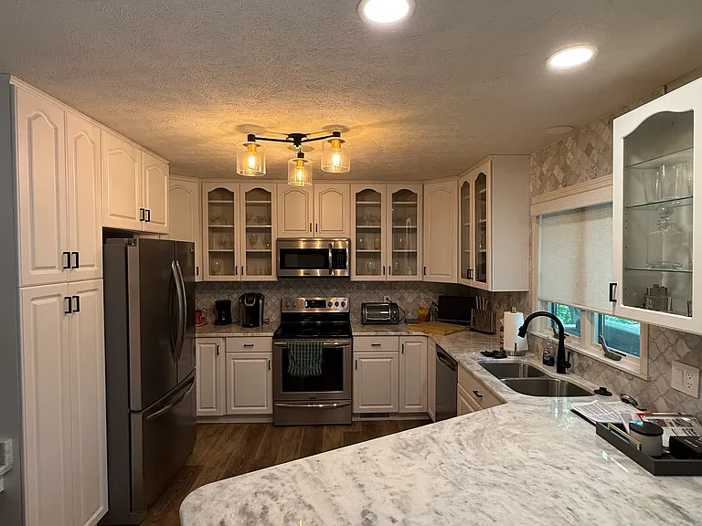 1011 Greystone Cir — Photo 9