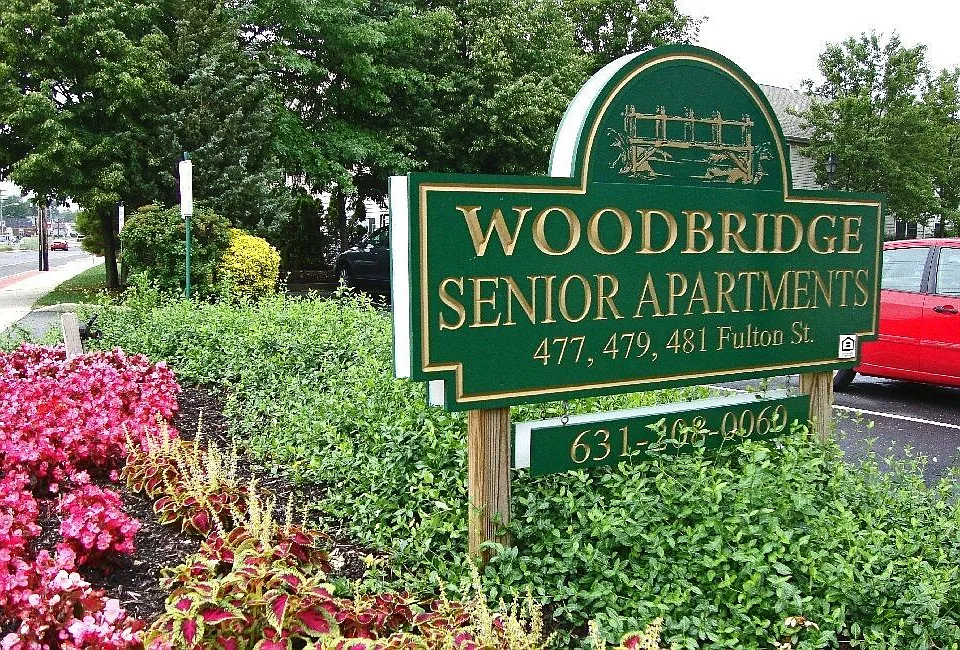 Woodbridge at Farmingdale Apartments