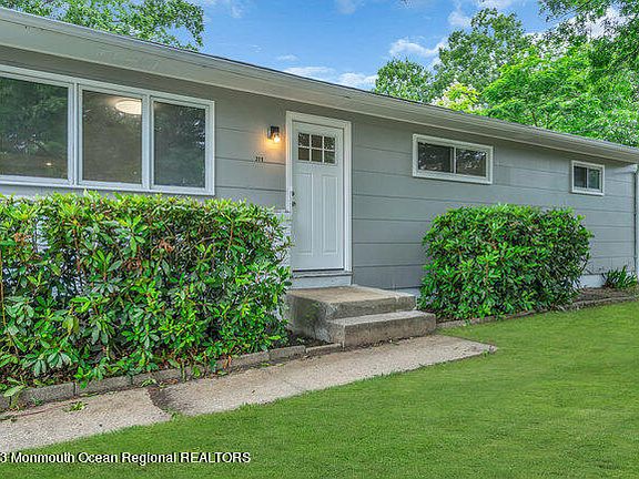 2nd image of 309 Lillian Lane