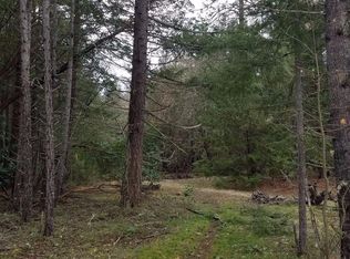 370 Hawk Dr, Grants Pass, OR 97527