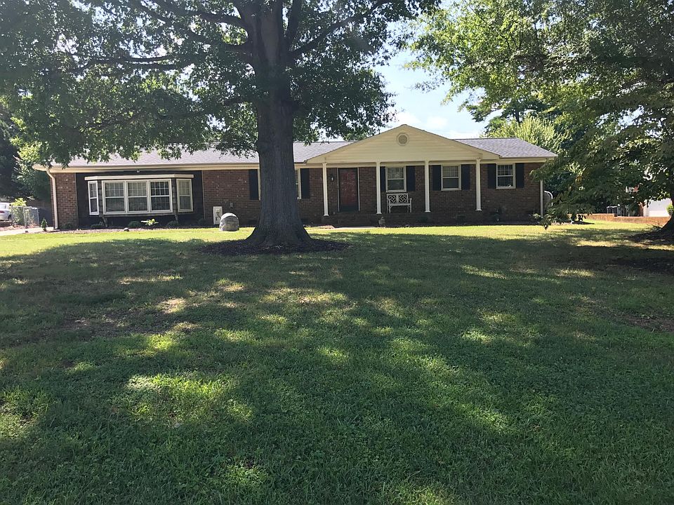 Front view of house from Fairview Drive