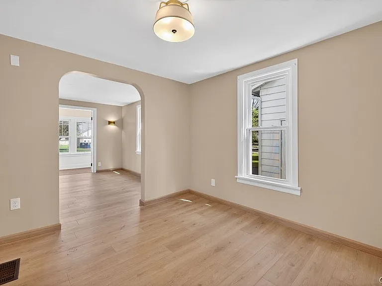 423 Wendell Ter — Photo 11