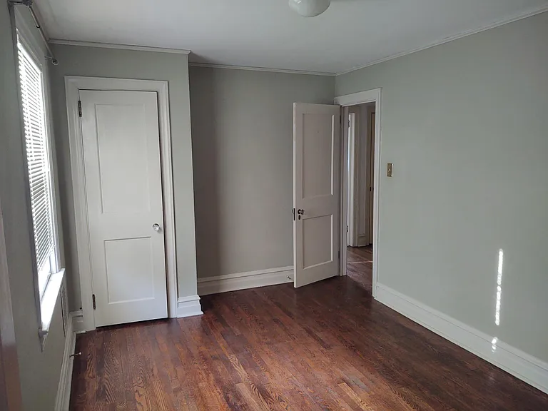 Middle Bedroom