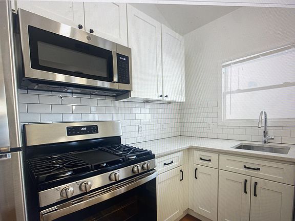 4th image of 4406 Butler St #11236002