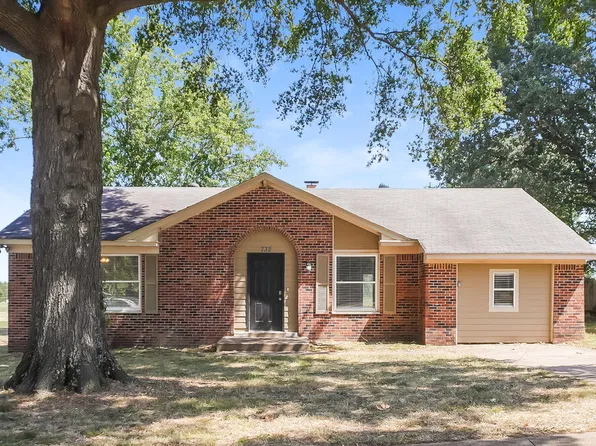 732 Charter Oak Dr, Southaven, MS 38671