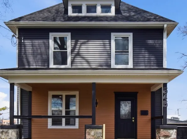 645 E Calhoun St, Woodstock, IL 60098