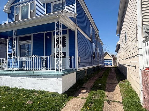 5th image of 216 Metcalfe St