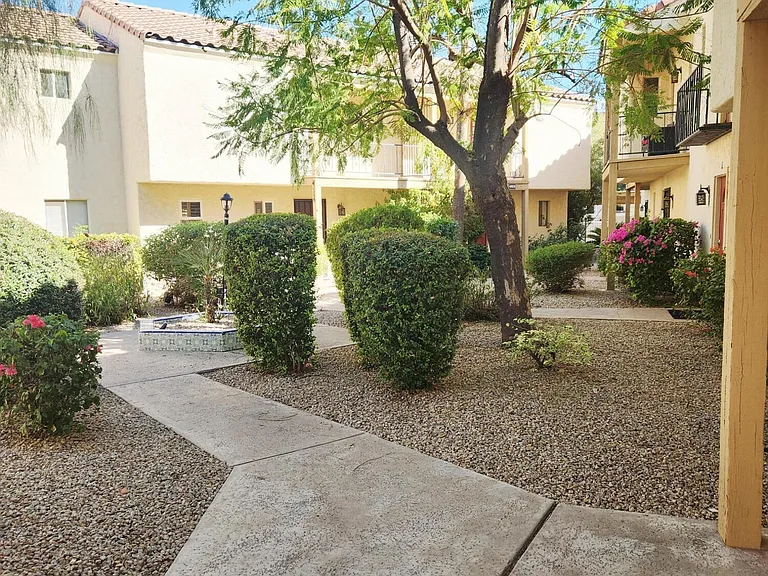 4818 N 73rd St — Photo 45