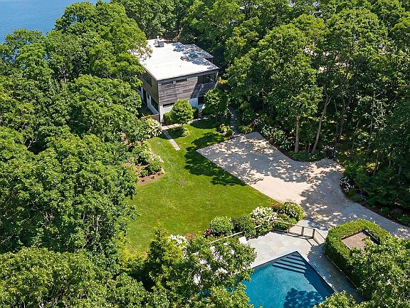 3rd image of 111 Isle Of Wight Rd