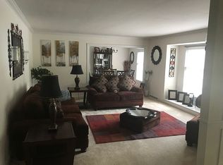 910 Wimbledon Pl, High Point, NC 27262