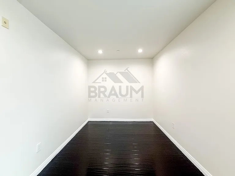 VIRGIL — Photo 22