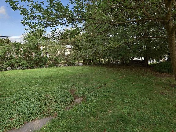 3rd image of 1315 Cove Ave