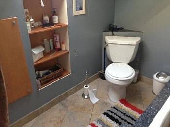 3rd image of 1107 N Winchester Ave