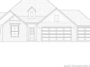 724 Country Club Dr, Tulsa, OK 74127