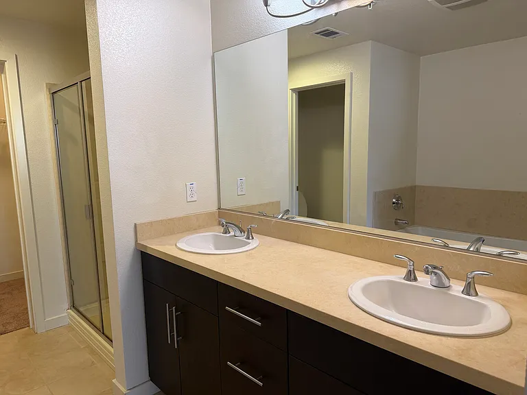 4463 Hyde Cmn #106 — Photo 7