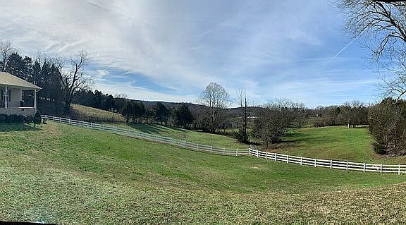 5th image of 264 Bridle Ln