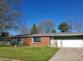 1613 N Peach Ave, Marshfield, WI 54449