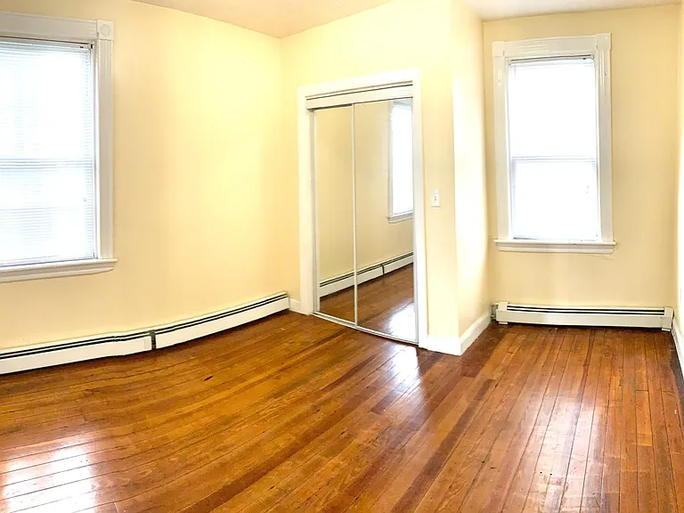 83 America St #2S — Photo 8