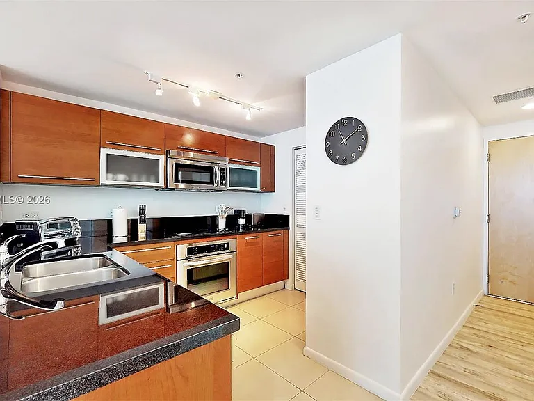 244 Biscayne Blvd #704 — Photo 7