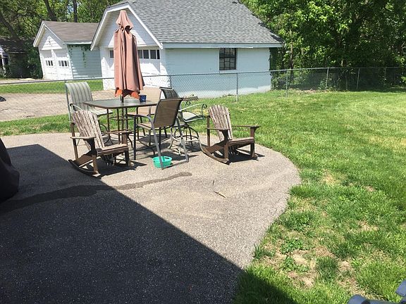 outside paved area available to both tenants