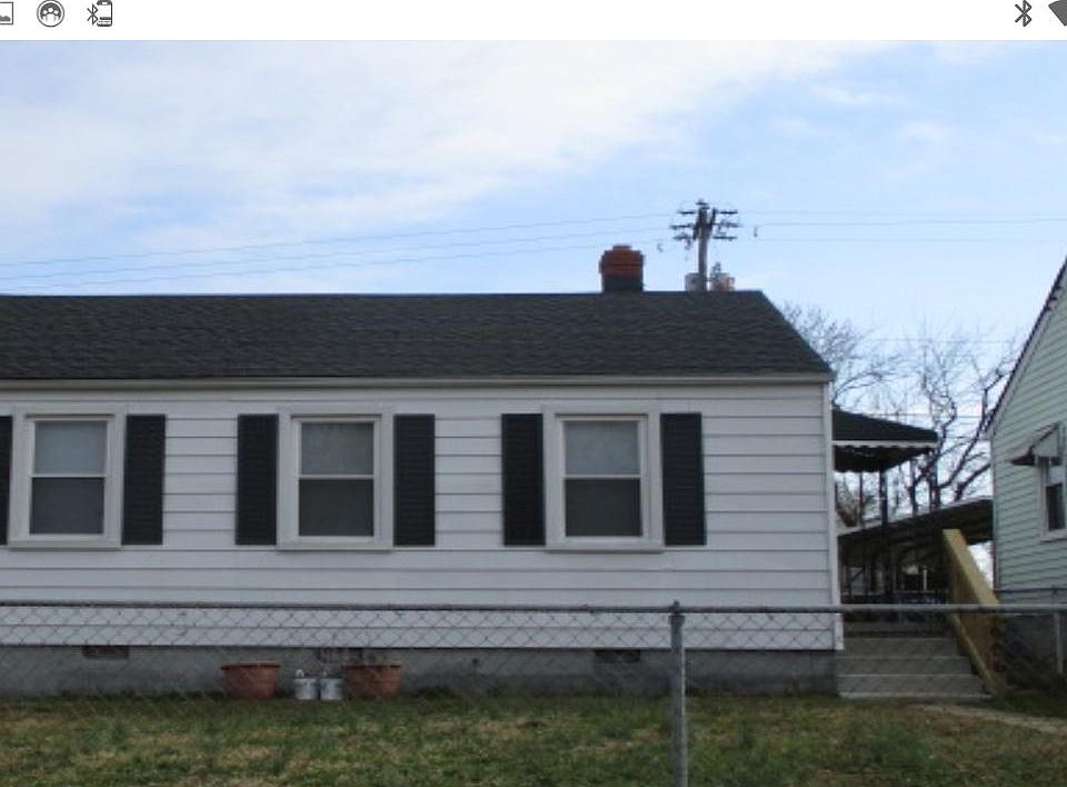 1st image of 906 E 16th St