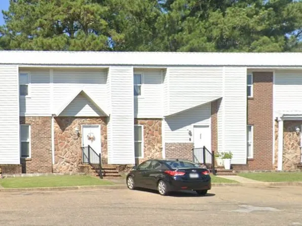 524 S Woodburn Dr, Dothan, AL 36305