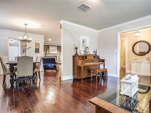 3rd image of 618 Winchester Dr