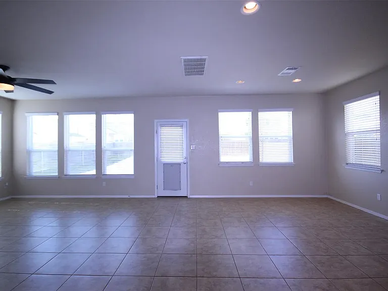 116 Four Star Dr — Photo 7