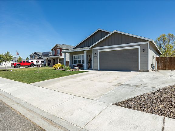 3rd image of 4509 Saint Paul Court