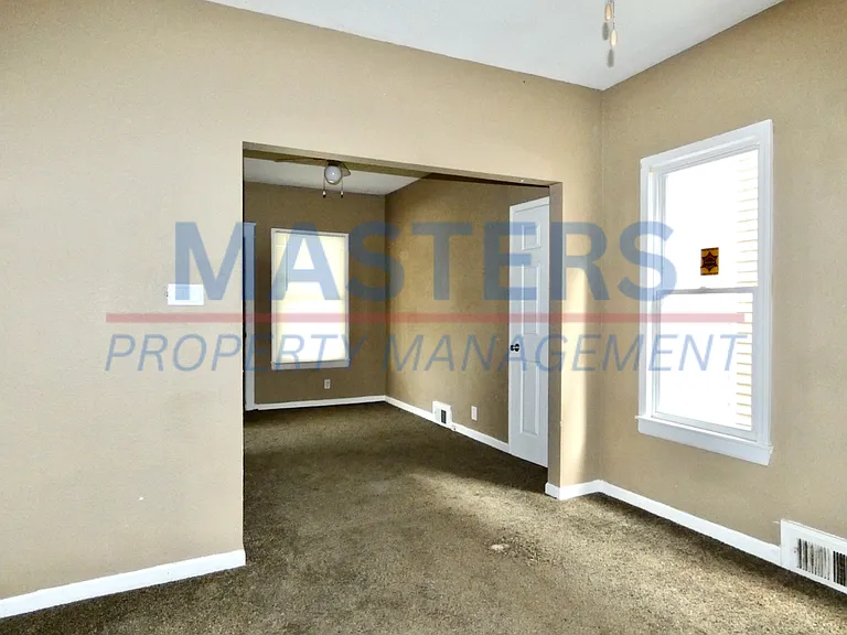 2563 Foraker Ave — Photo 28